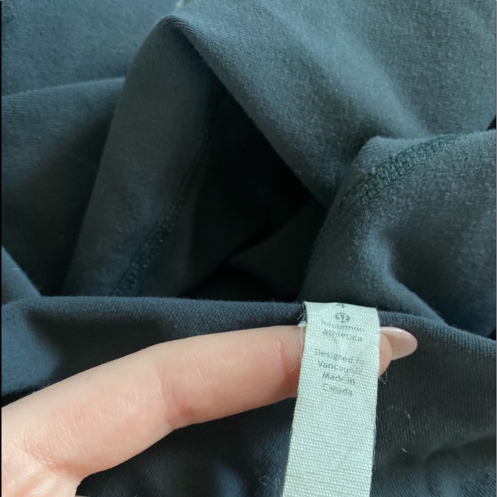 ‼️Lululemon Aligns‼️ultra low rise gray leggings with tags size 4 authentic!!! - Picture 5 of 5